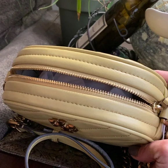 SOLD⛔️Authentic TORY BURCH Quilted leather logo zip top Crosby - Picture 8 of 16